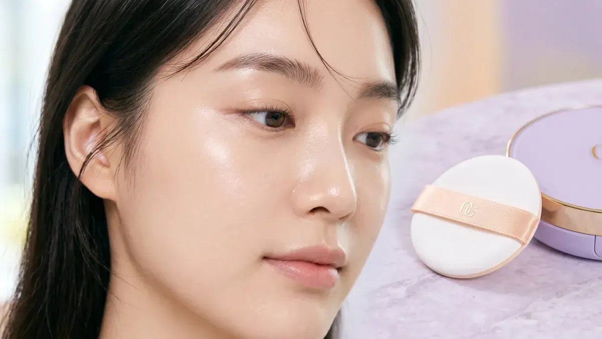 Glass Skin Makeup Explained: How K-Beauty's Dewy Look Took Over 2026 (And How to Get It)